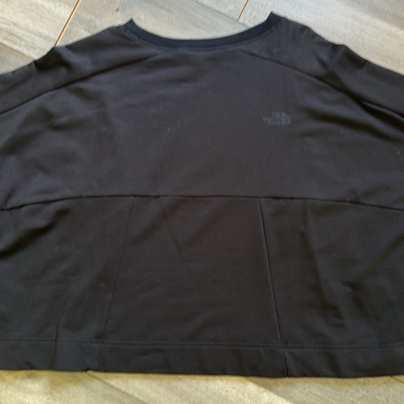 Northface cropped crew like new - Picture 7 of 10